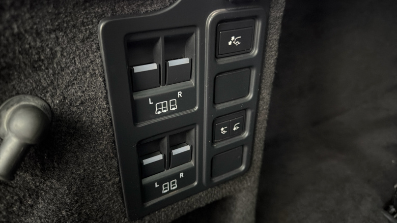 Land Rover Discovery 3.0 D300 R-Dynamic HSE 5dr Auto Diesel Station Wagon